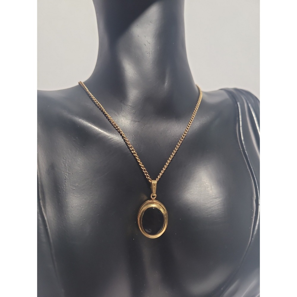 Vintage Sarah Coventry Gold Tone Black Oval Pendant Necklace Signed